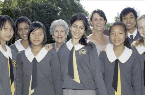 Kedron SHS_1 Kedron SHS: Lehrer und Schüler