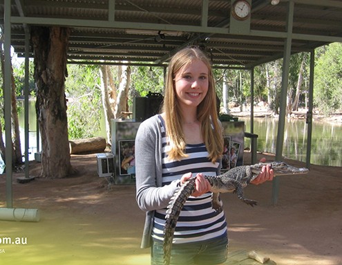 Pimplico SHS: Meeresbiologin mit kleinem Krokodil