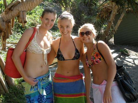 Drei Mädchen Drei Mädchen im Bikini