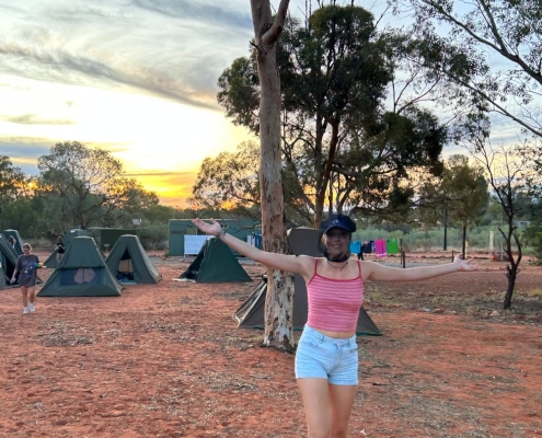 Mit Fliegennetz im Outback Mit Fliegennetz im Outback