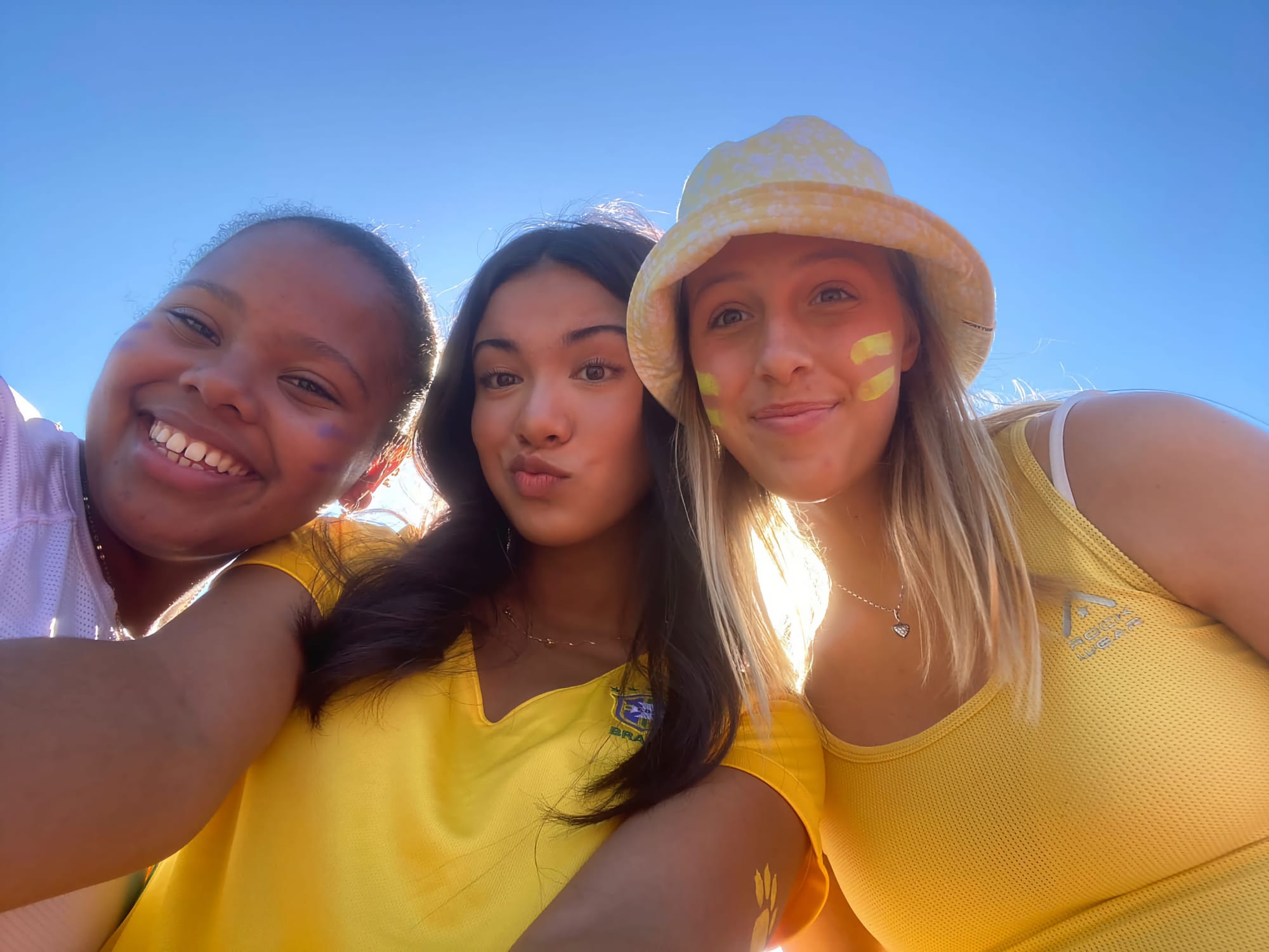 Helena & Friends Helena & Friends