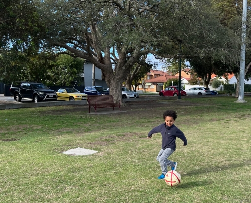 Fußballspielen mit Gastbruder Christian Fußballspielen mit Gastbruder Christian