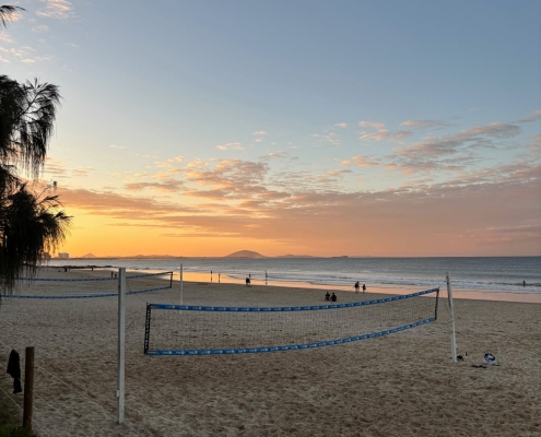 Sonnenuntergang mit Beach Volleyball Feld Sonnenuntergang mit Beach Volleyball Feld