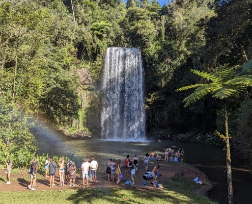 Wasserfall in der Nähe von Cairns Wasserfall nahe Cairns