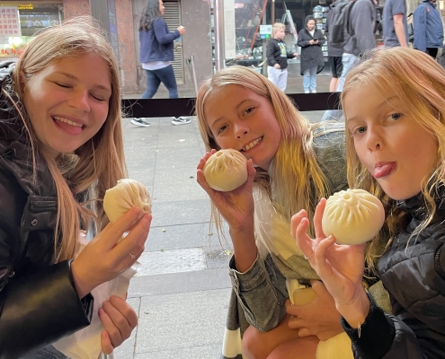 Meine Gastschwestern und ich in Chinatown Meine Gastschwestern und ich in Chinatown