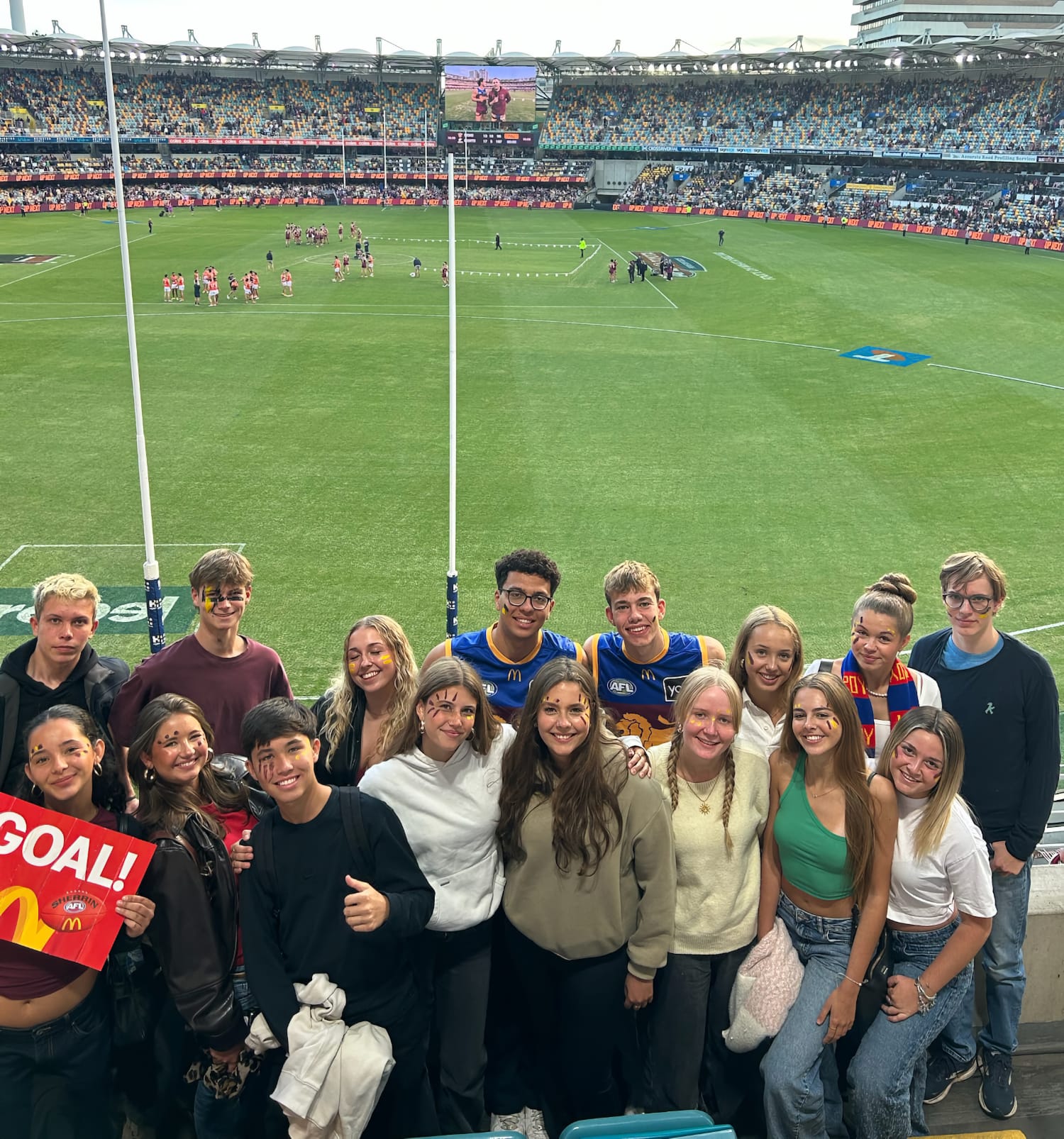 Gruppenfoto aller Internationals der Schule beim AFL-Game Gruppenfoto aller Internationals der Schule beim AFL-Game